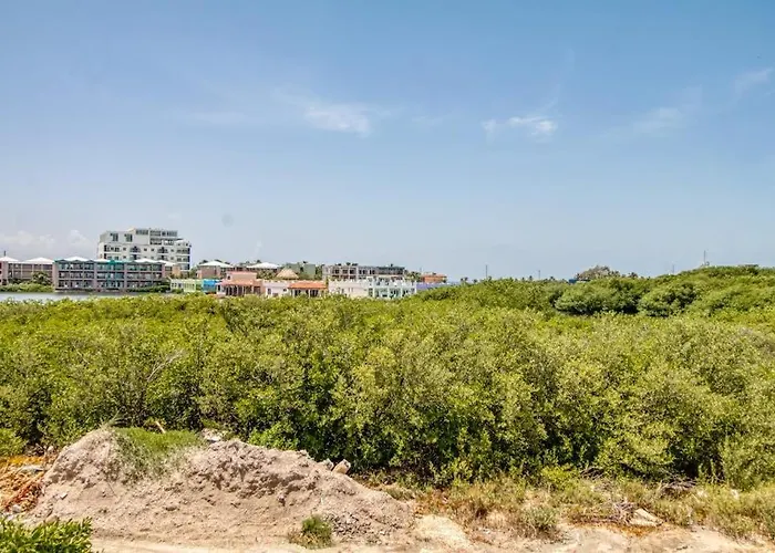 #32 @ Mara Laguna * San Pedro (Ambergris Caye)